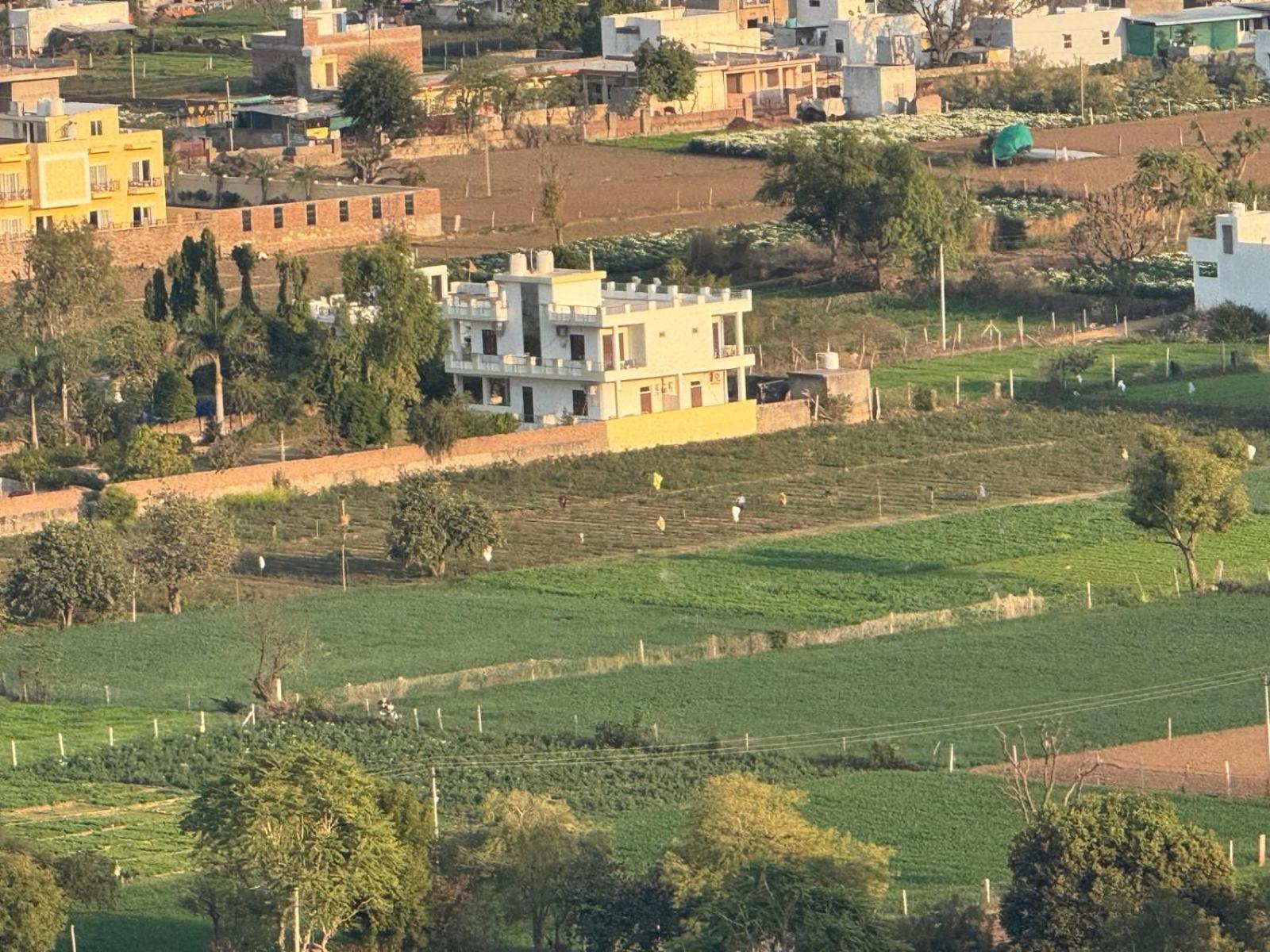 होटल Divine Palace 2*